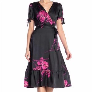 Vintage floral print fit and flare ( never worn )